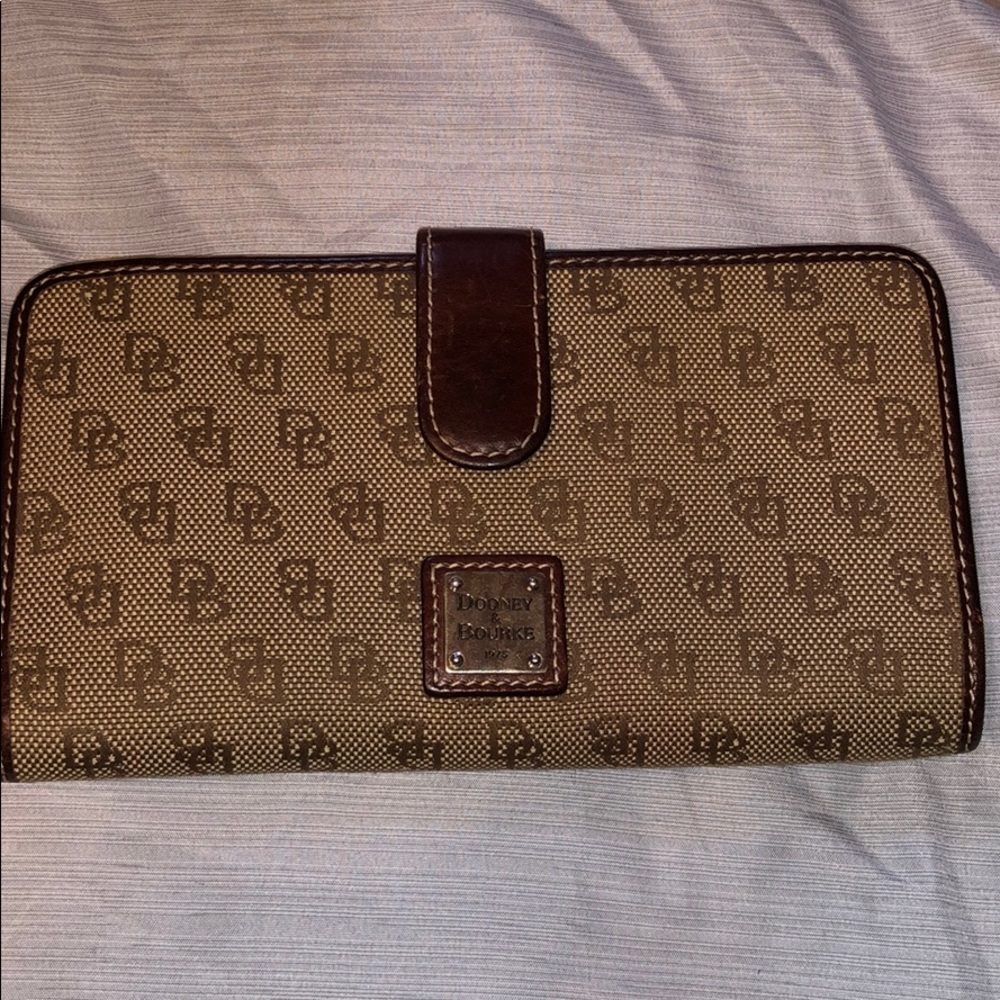 Dooney & Burke wallet